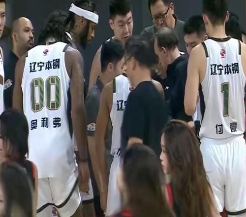 大反转，辽宁队惨败却收两个好消息，超级巨星有望加入中国男篮