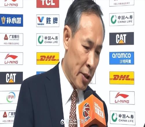 不是杰曼，不是赵睿，击败新疆队后，主帅许利民表扬了北京队一人