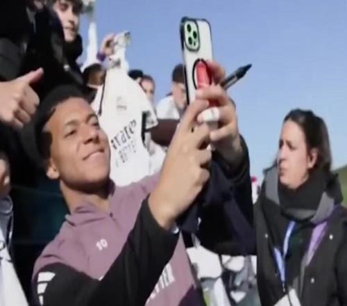 姆巴佩：希望视我为偶像的人能超越我，比我变得更强