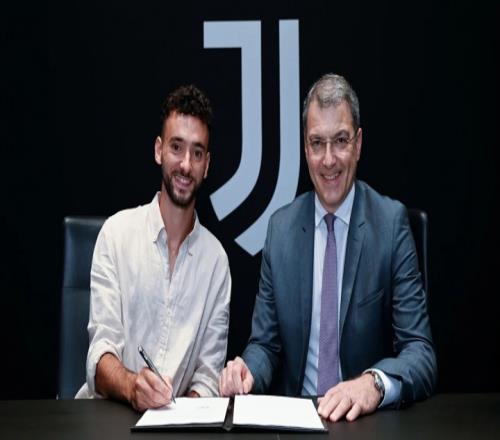 全市场报道：尤文在冬季转会窗计划引进新右后卫，若昂马里奥出现在离队名单上_意甲直播