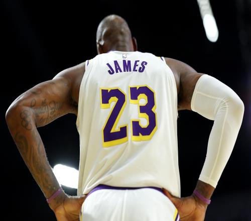 徐静雨：全明星无需詹姆斯排名第九显现诸多球迷的态度_NBA直播