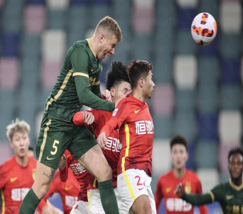 放弃欧洲后卫选中超故人西海岸锁定国安后卫亚洲履历成考量因素