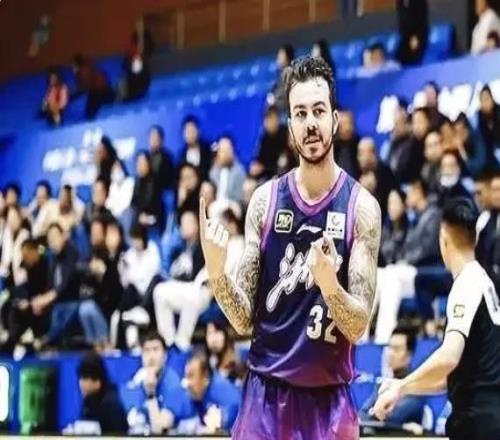 CBA常规赛！浙江主场对阵北控，浙江双塔围剿北控吴前决战廖三宁