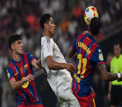 疯狂32！巴西锋霸梅开二度，巴萨惊险夺冠，皇马倒下