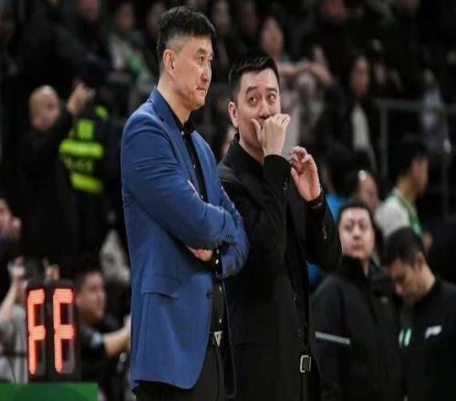 CBA最新消息！赵睿确定第一阶段报销，杨鸣被喊下课