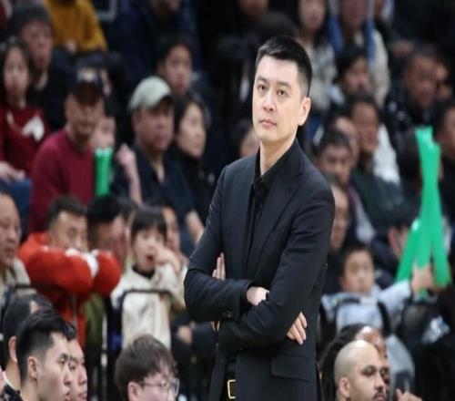 辽篮惨败广东揪出三大死穴！杨鸣还在啃老本：外援竟狂输对手44分