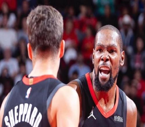 拿5470万顶薪，逐渐成球队负担！作为NBA超巨，成破坏大环境的人