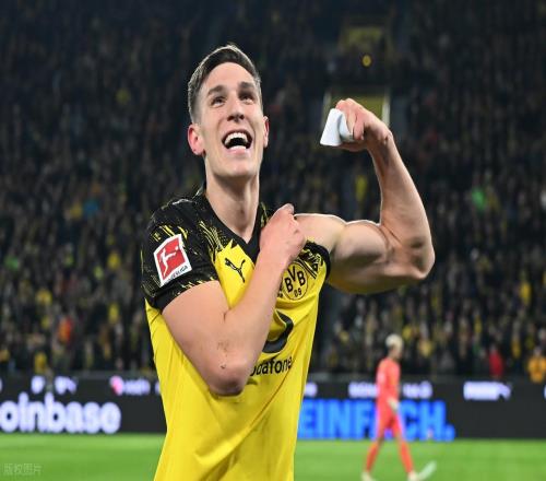 德甲最新积分战报多特大胜差拜仁8分斯图加特4轮不败冲进前3