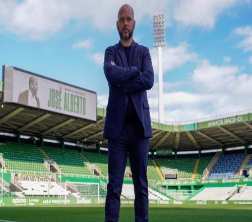 桑坦德竞技主帅：会为西超杯冠军巴萨列队，我们极具体育精神