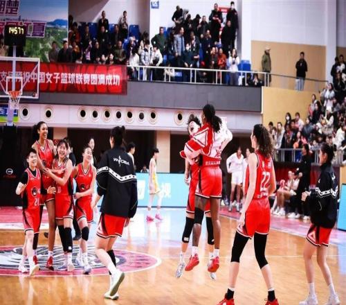 8年终破咒！武汉盛帆掀翻卫冕冠军，半只脚踏进季后赛