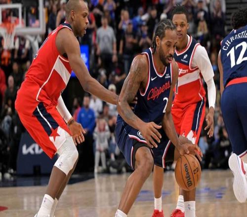 坏消息，快船队科怀伦纳德因膝伤提前结束客场之旅