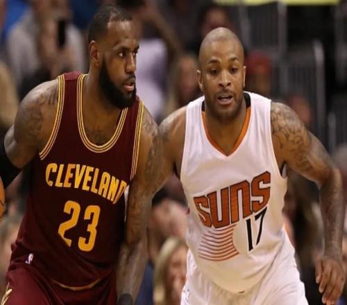 弗莱：太阳替补曾说詹姆斯“她是垃圾”，结果詹姆斯单节18分回应