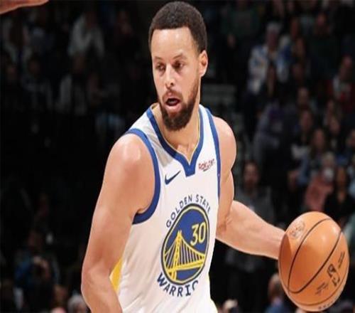 突发膝盖不适库里：如果一切顺利我会争取明日背靠背出战