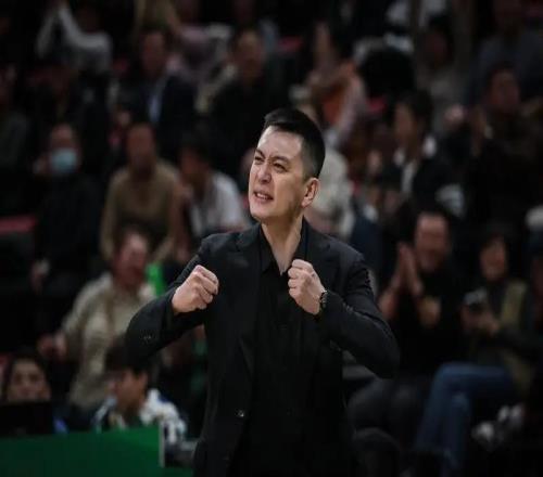 新老交替不给力，外援拉胯把辽篮问题放大！杨鸣辞职为管理层背锅