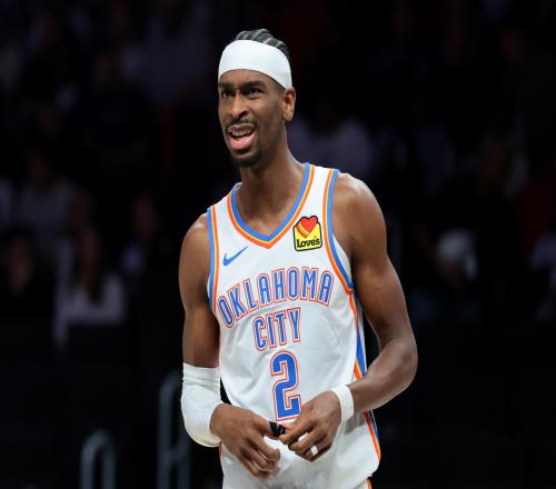 亚历山大自信满满谈阵容厚度：看来每个人都在努力追赶我这个天才_NBA直播