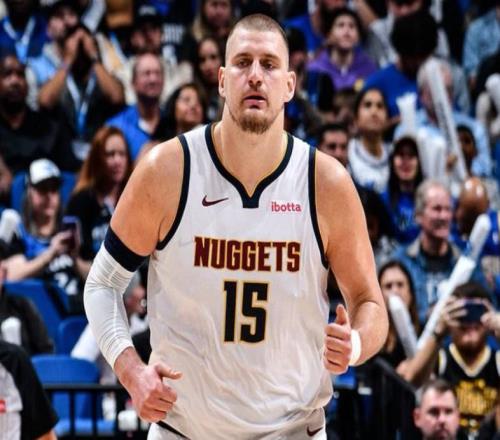 Shams：掘金一周后评估约基奇的情况，球员目前恢复良好