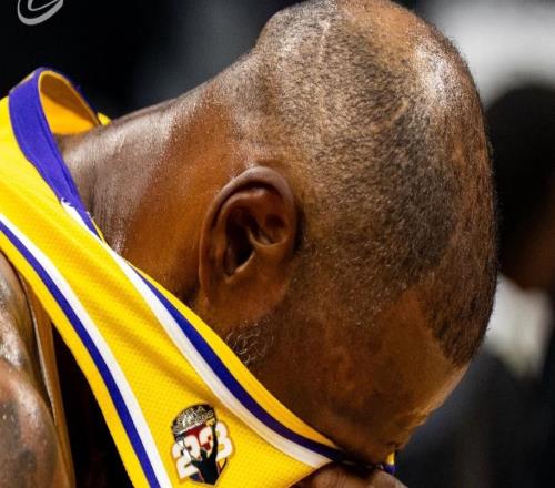 雷迪克批湖人被吊打！詹皇里程碑夜遭三重扎心：这是米切尔的城市