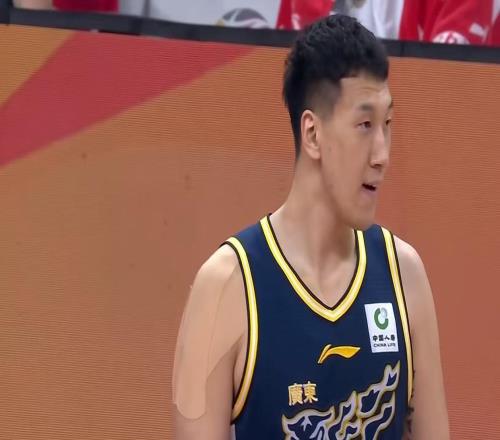 被CBA多队疯抢山西队正式裁掉锋卫大杀器，这可是广东第一苦主