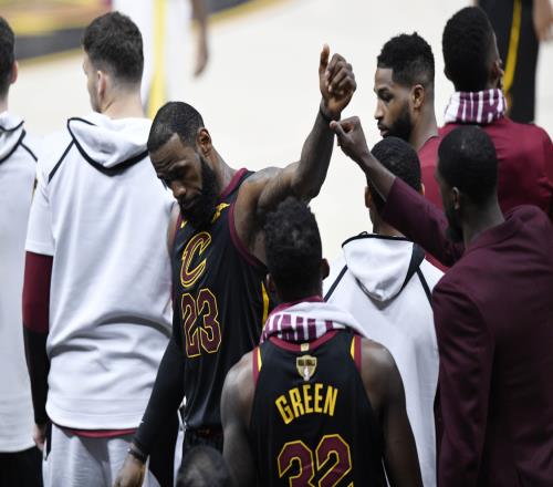 乐福：骑士2018年本进不了总决赛！是詹姆斯逆天改命！