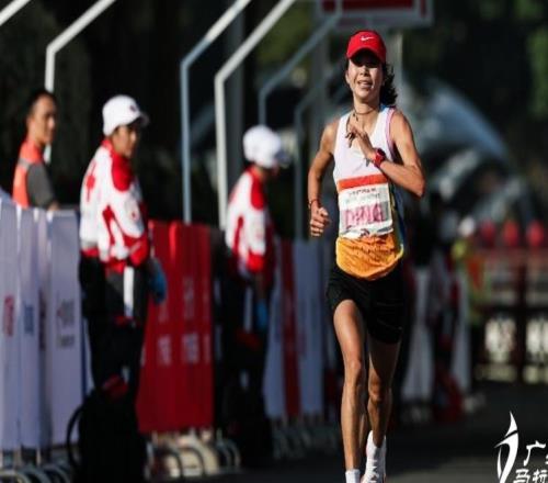 埃塞俄比亚选手包揽2025广马男女冠军，扎西次仁男子第三