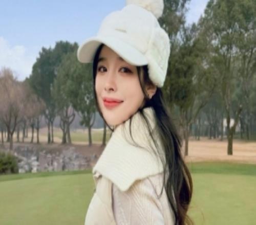 糖小幽晒照：嘻嘻和高能量的姐姐一起就是很开心！