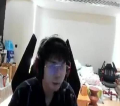 小天谈抑郁梗出圈Tian：不是因为我出圈，本来就不是太好的梗