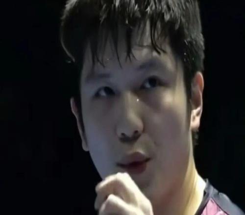 看到樊振东的眼神就知道稳了！