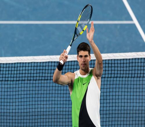 阿卡新发球动作神似德约，德约回应：发Ace要给我版权费